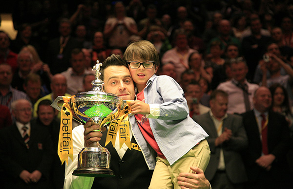 赖边路推进 赖边路推进